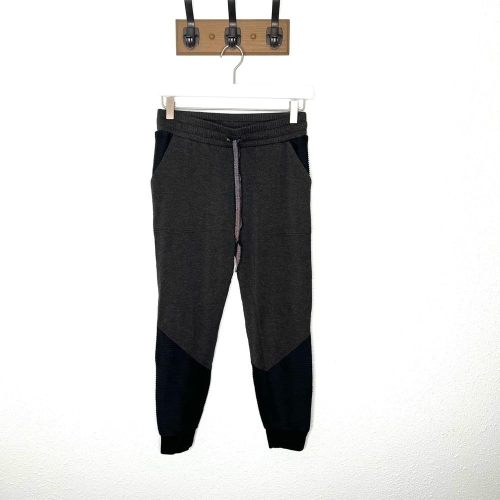 Beyond Yoga Lounge Around Gray And Black Moto Joggers